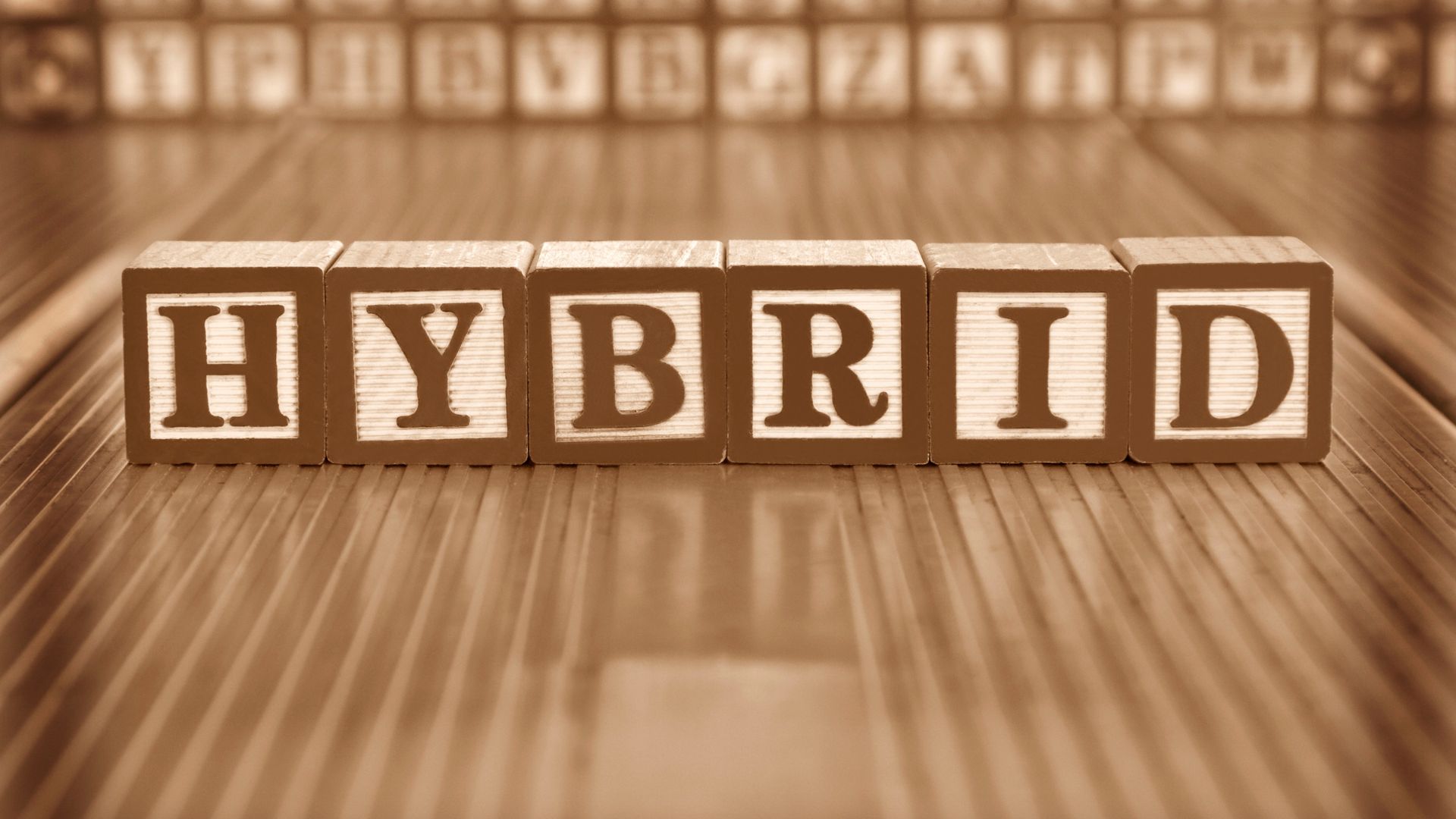 AI and human working together – hybrid customer service model