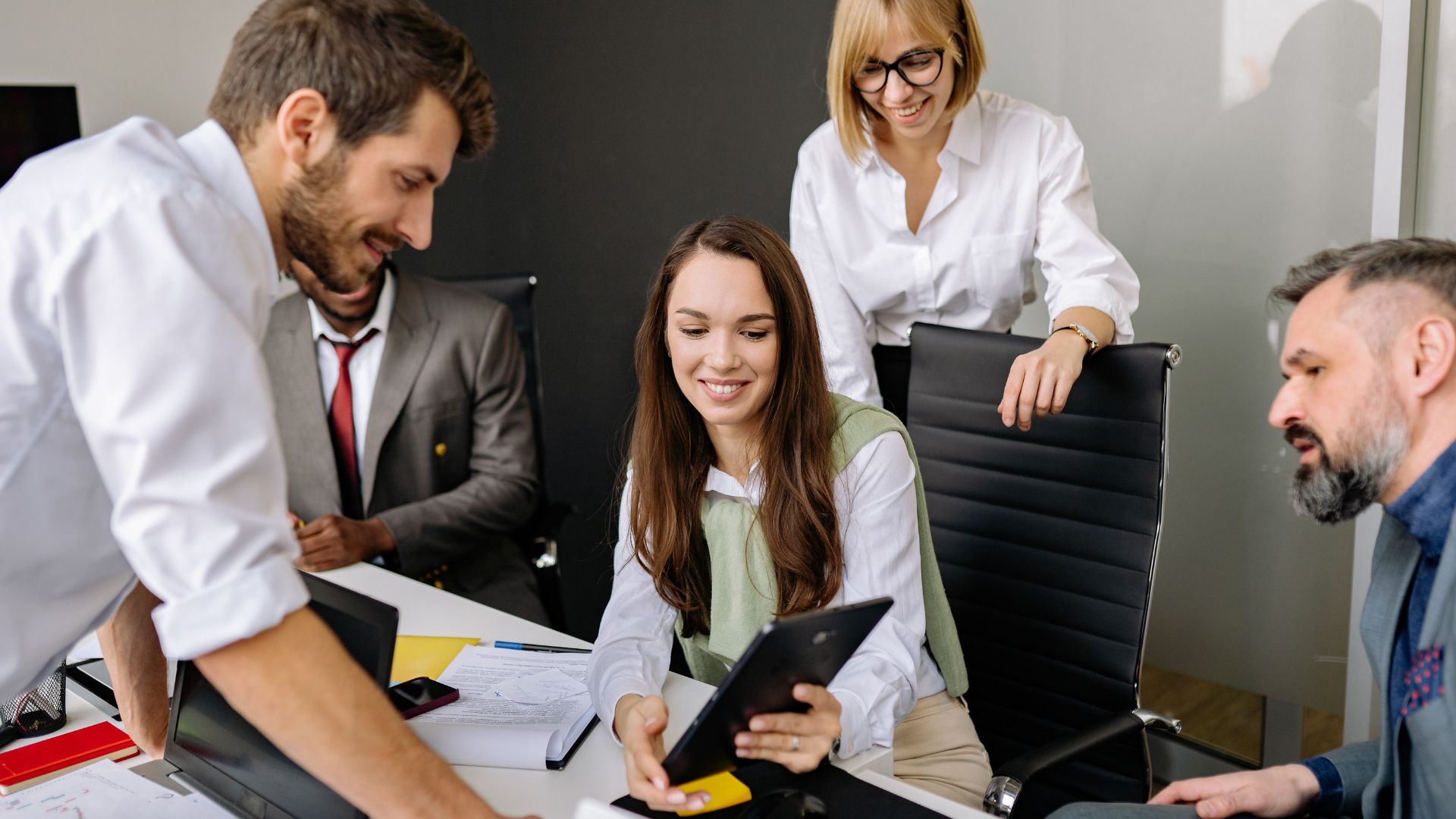 90-day timeline showing AI implementation phases from planning to optimization