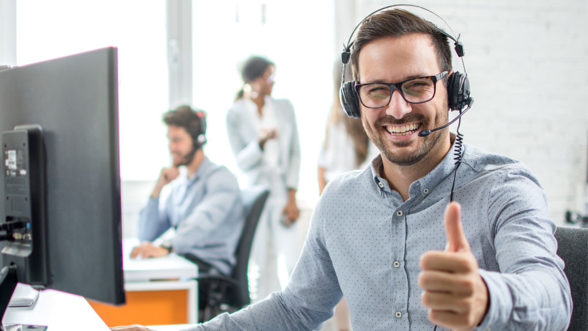 Infographic showing top AI customer service trends for 2026